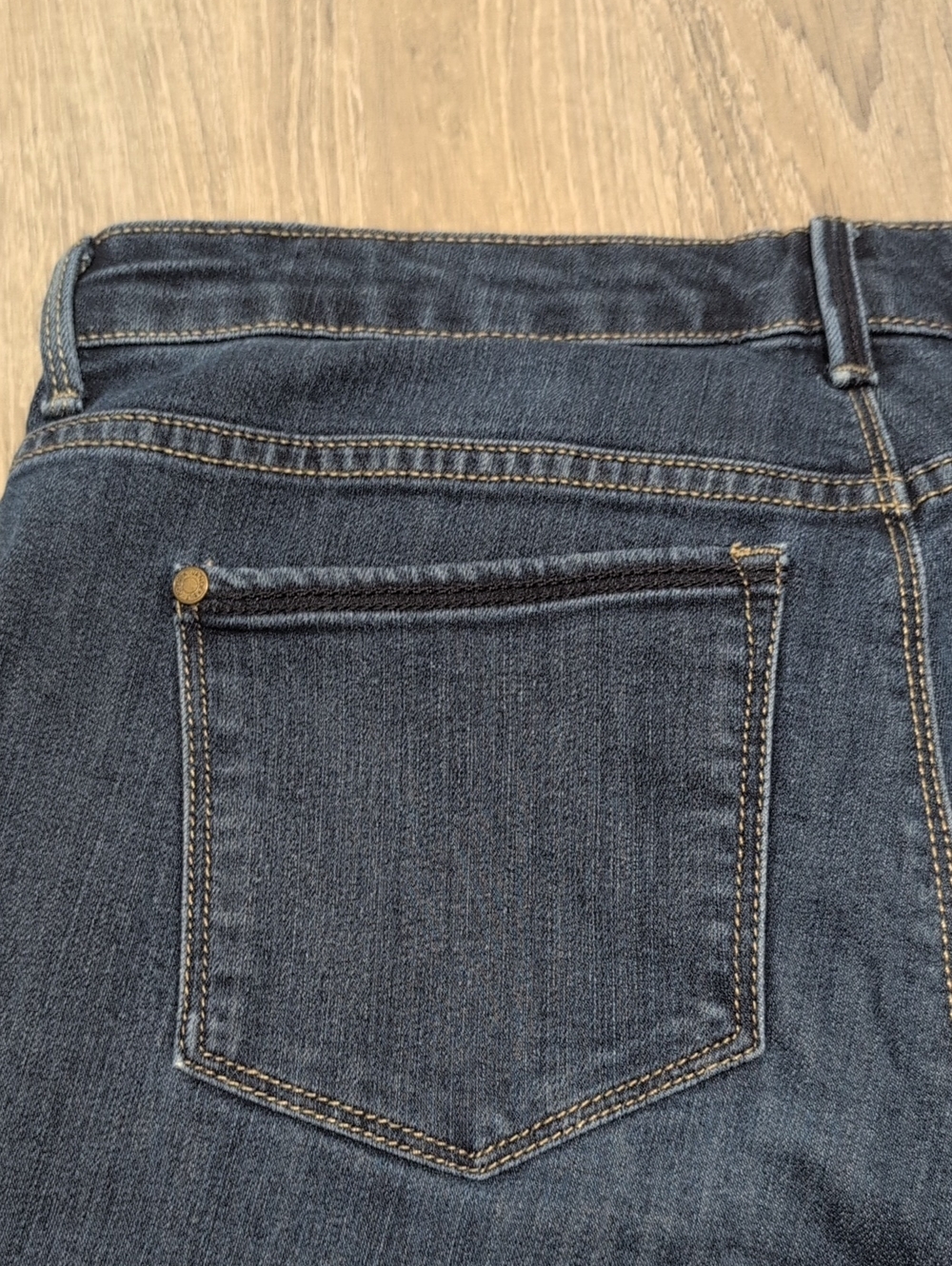 Gloria Vanderbilt Dark Blue Straight Leg Jeans - Picture 4 of 4